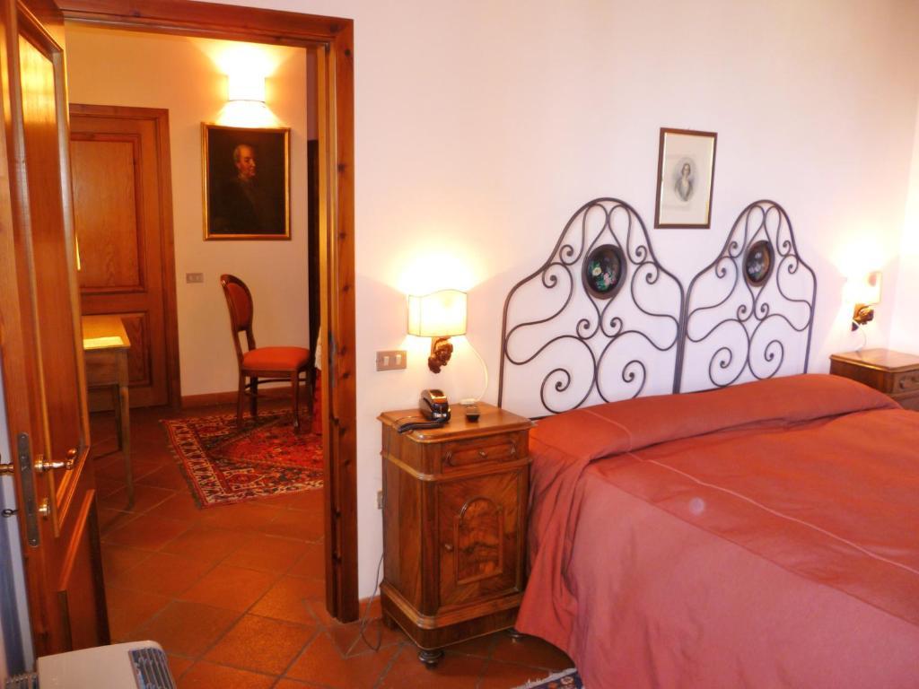 Locanda Di Villa Torraccia 페자로 객실 사진