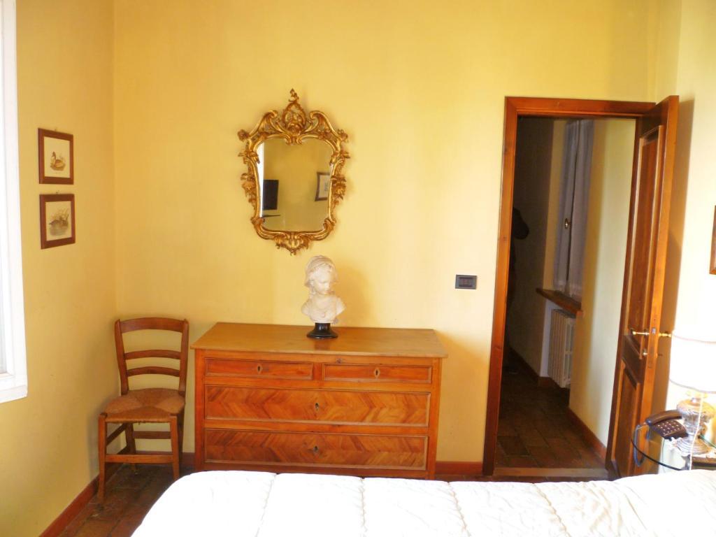 Locanda Di Villa Torraccia 페자로 객실 사진